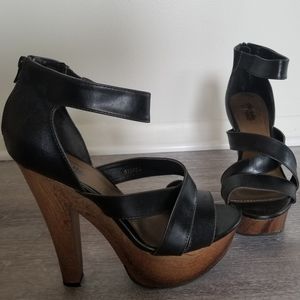 Charlotte Russe Eastney Black Pump